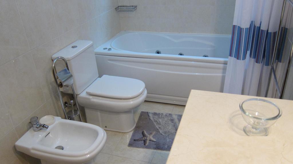 Nibho Apartment إسبونسيندي الغرفة الصورة